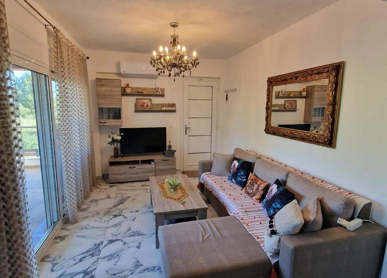 Victoria House Villa Gerakini 0*,